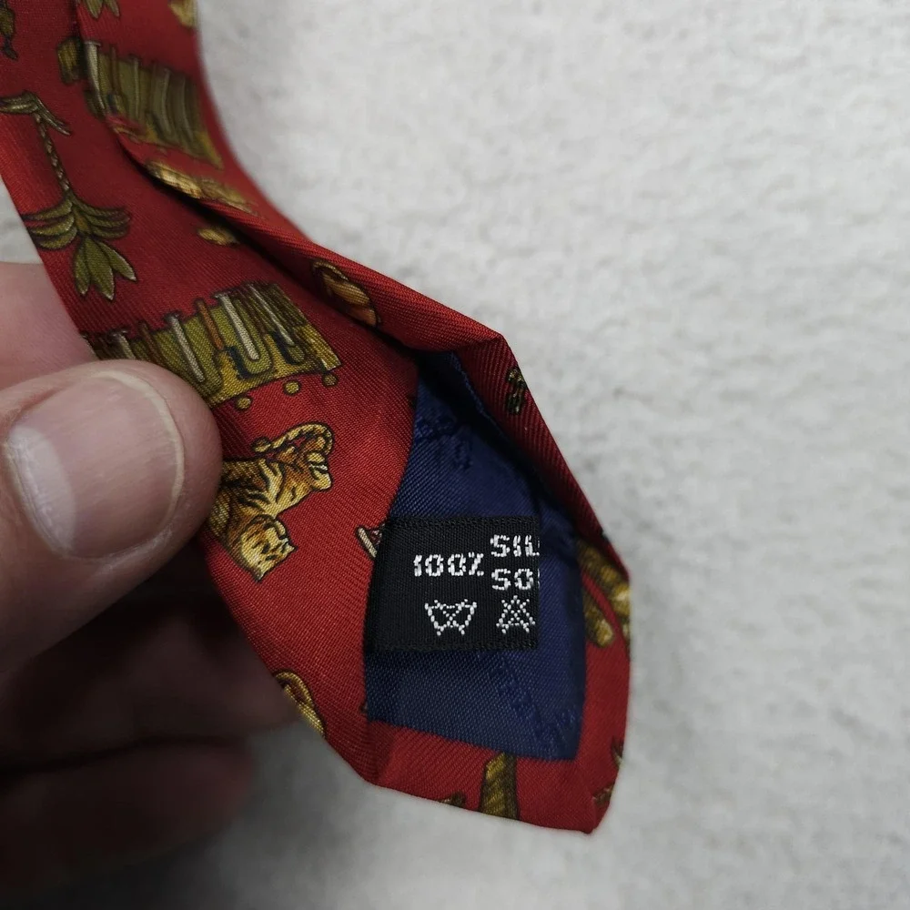 Salvatore Ferragamo Tie Mens Red 100% Silk Made in Italy Animal Novelty Print